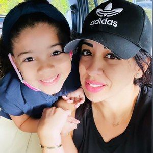 Meet your Posher, Yisell